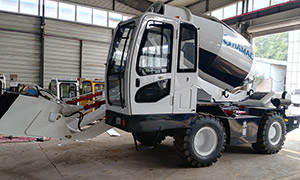 <b>Hormigoneras Autocargables HMC250</b> img